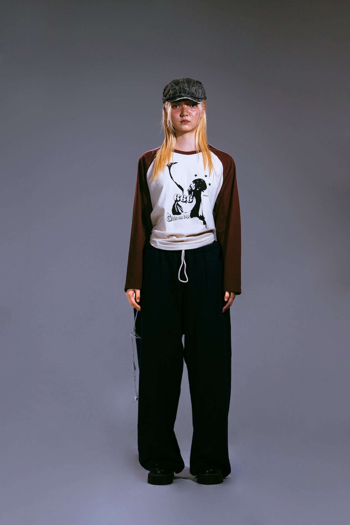 EYELET SWEAT PANTS (NAVY)