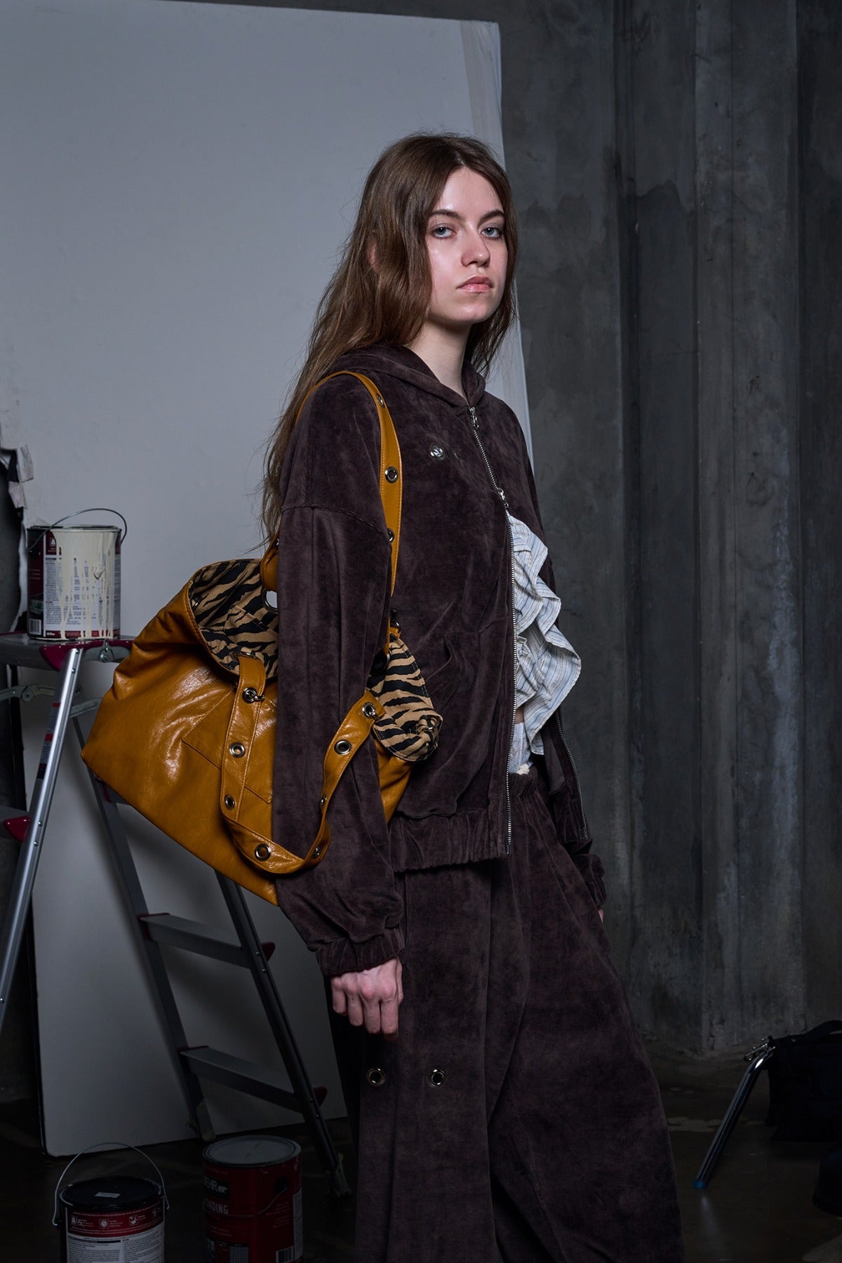 EYELET LEATHER BAG (VER.2) â€?CAMEL EXCLUSIVE