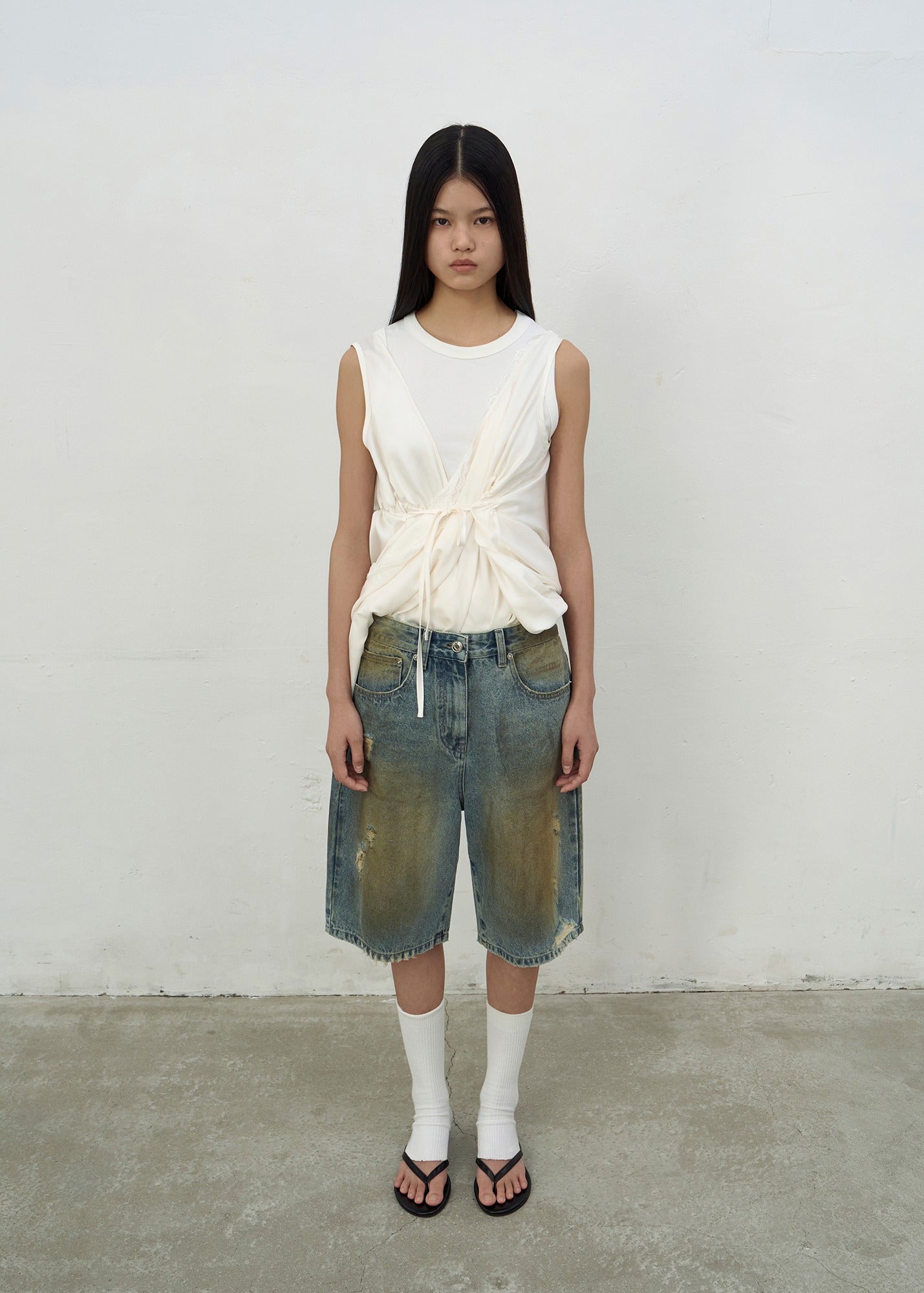 WASHED BLUE DENIM SHORTS (BLUE)