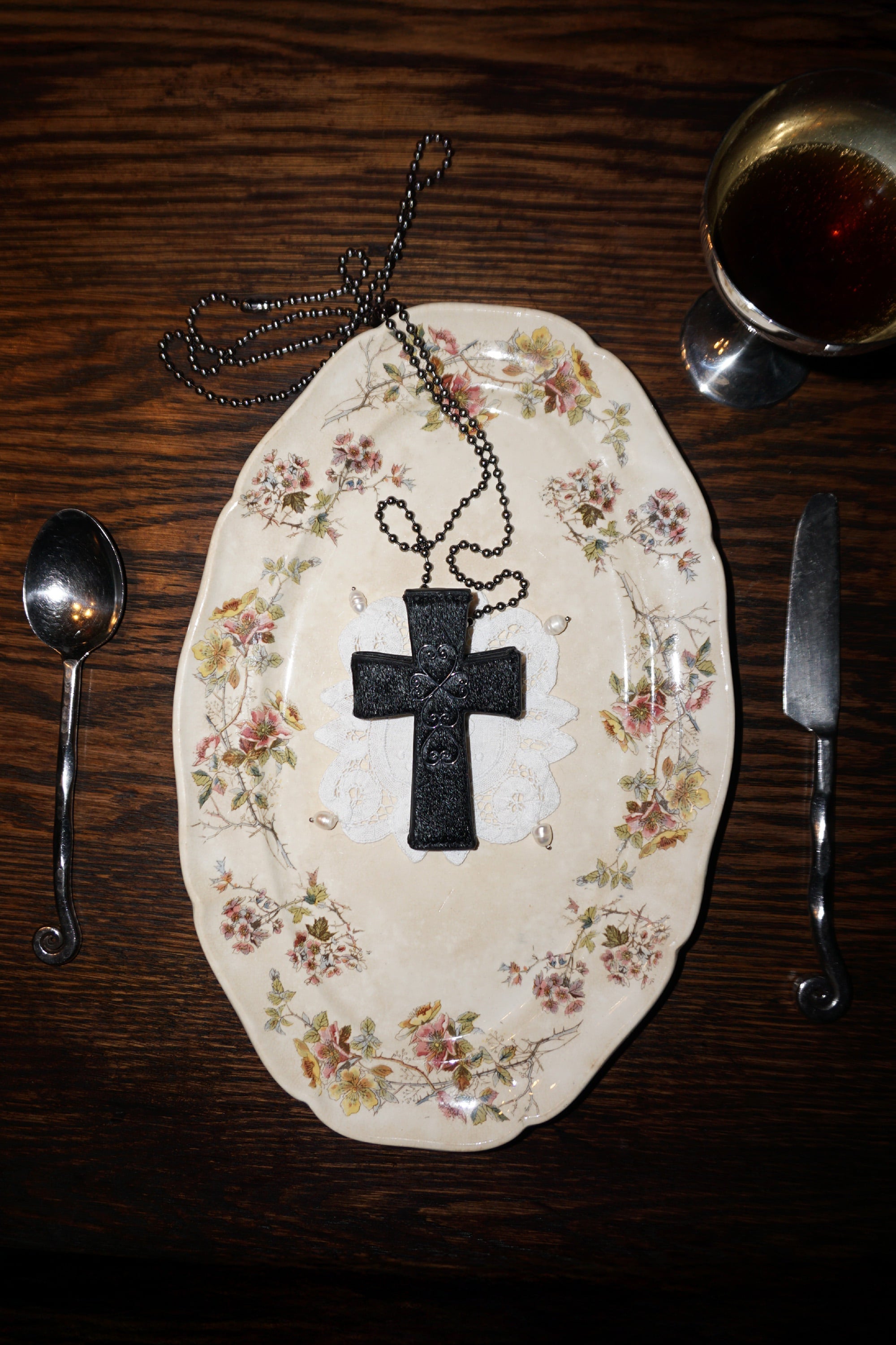 Cross Hair On Strap Wallet Black