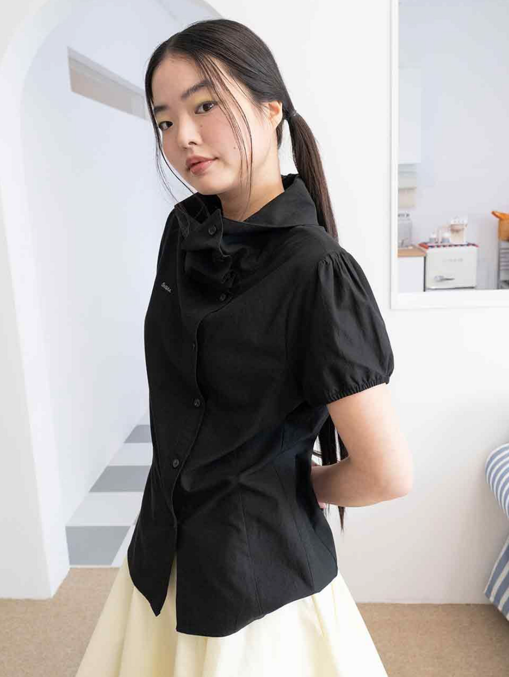 DRAPE COLLAR BLOUSE (BLACK)
