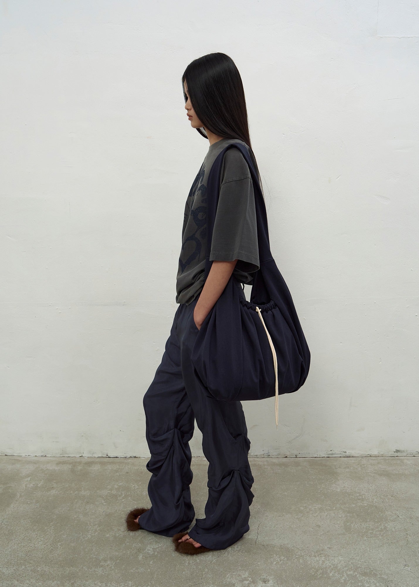 KNOT DETAIL SHOULDER BAG (NAVY)