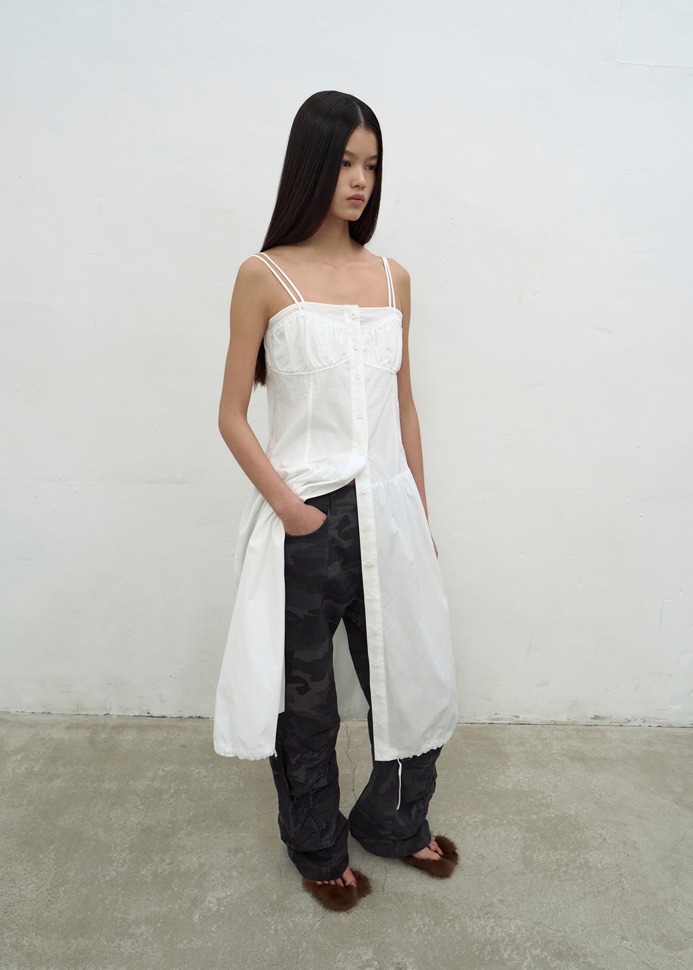 BRALETTE-DETAIL SLEEVELESS DRESS (WHITE)