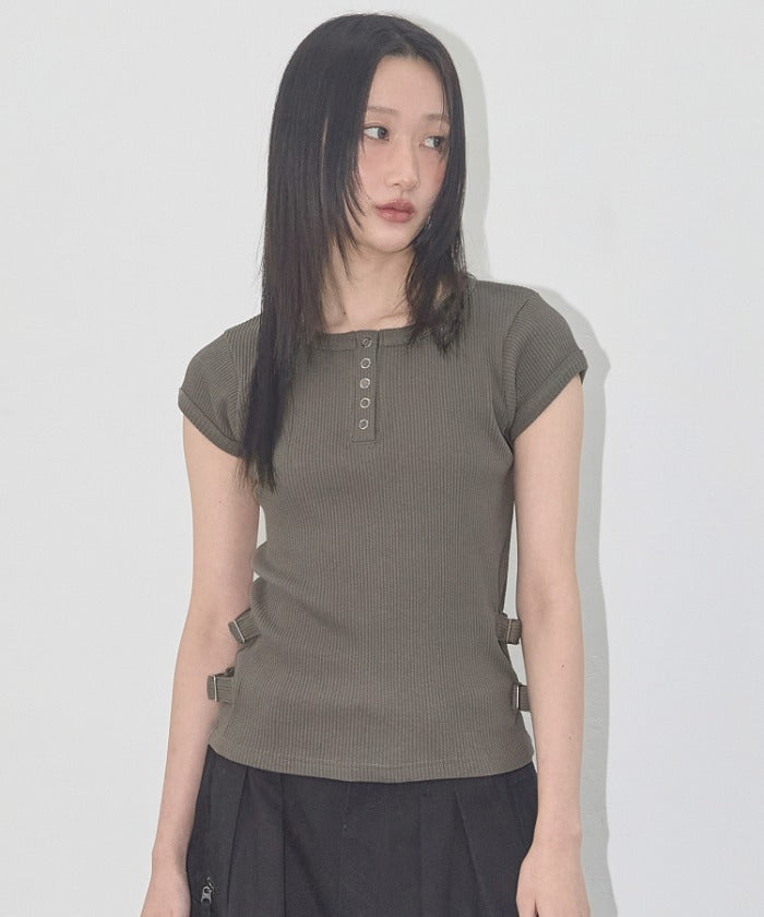 SIDE BUCKLE RIBBED TEE (DARK BEIGE)