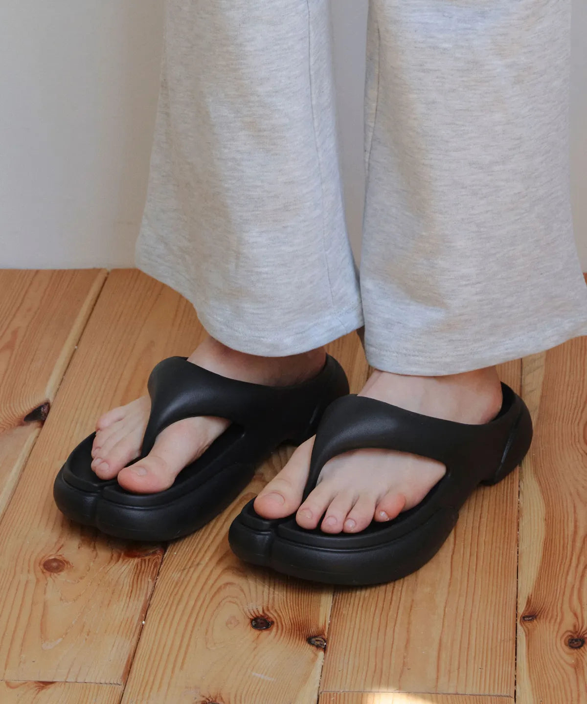 Flipflop 02 / Black