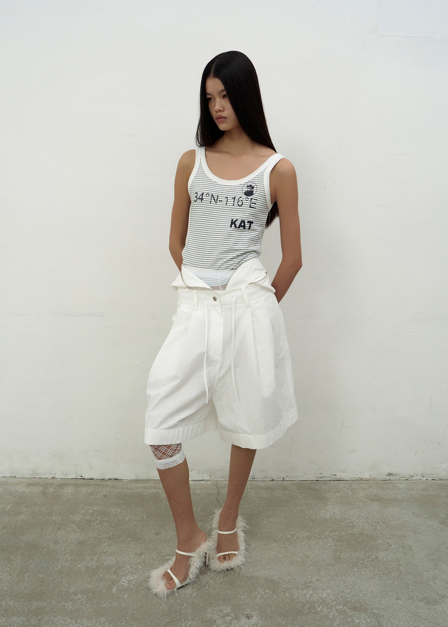 DRAWSTRING POCKET SHORTS (WHITE)