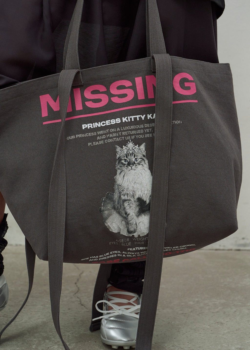 EXCLUSIVEKAT PRINT SHOULDER BAG (DARK GREY)