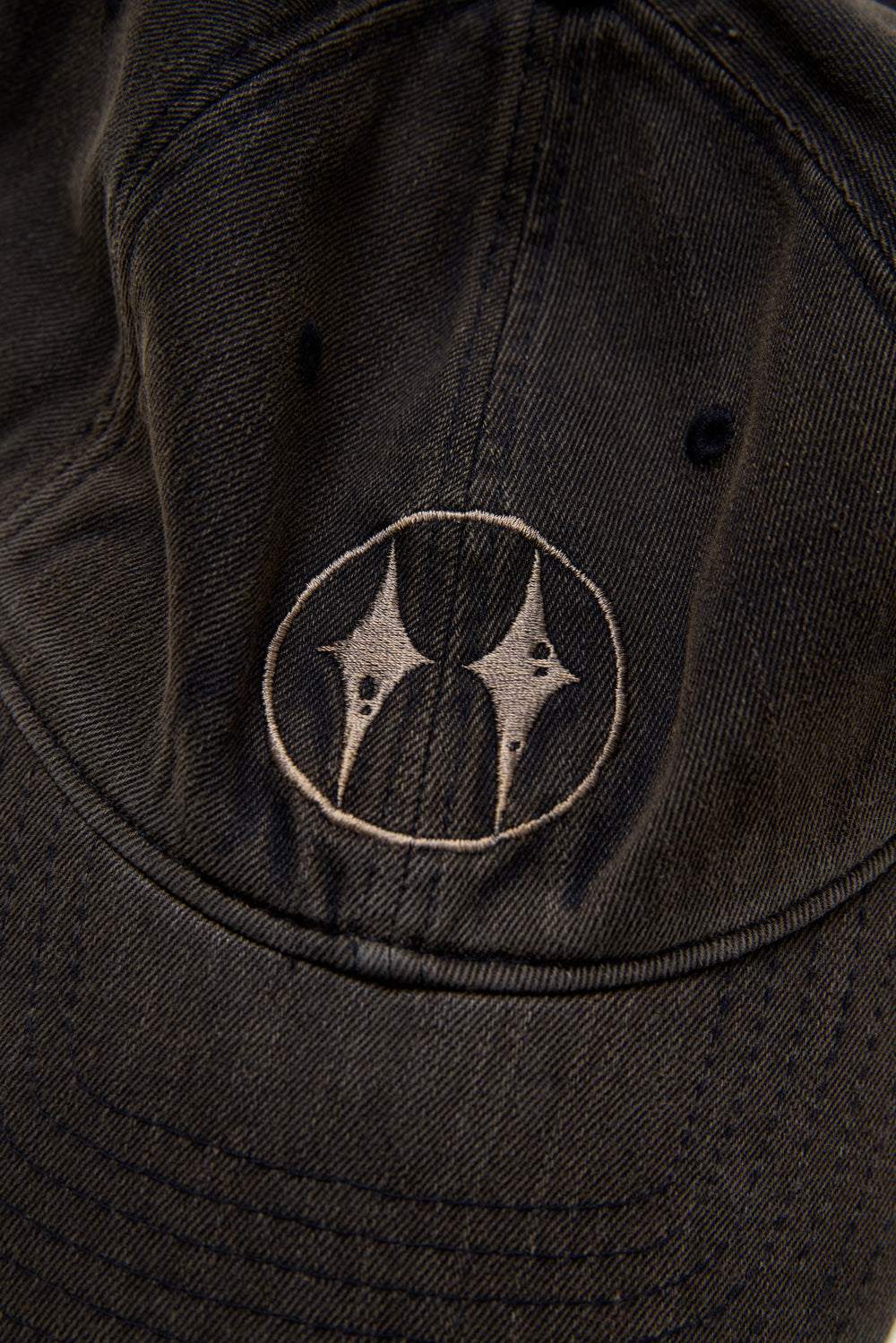 Twinkle H Cap Bleached Black