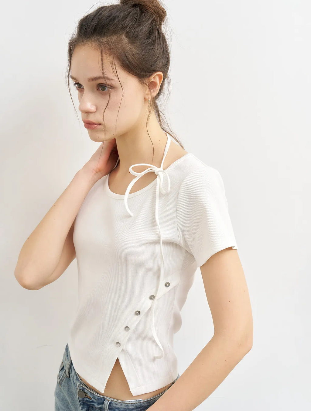 Button slit string short sleeve tee