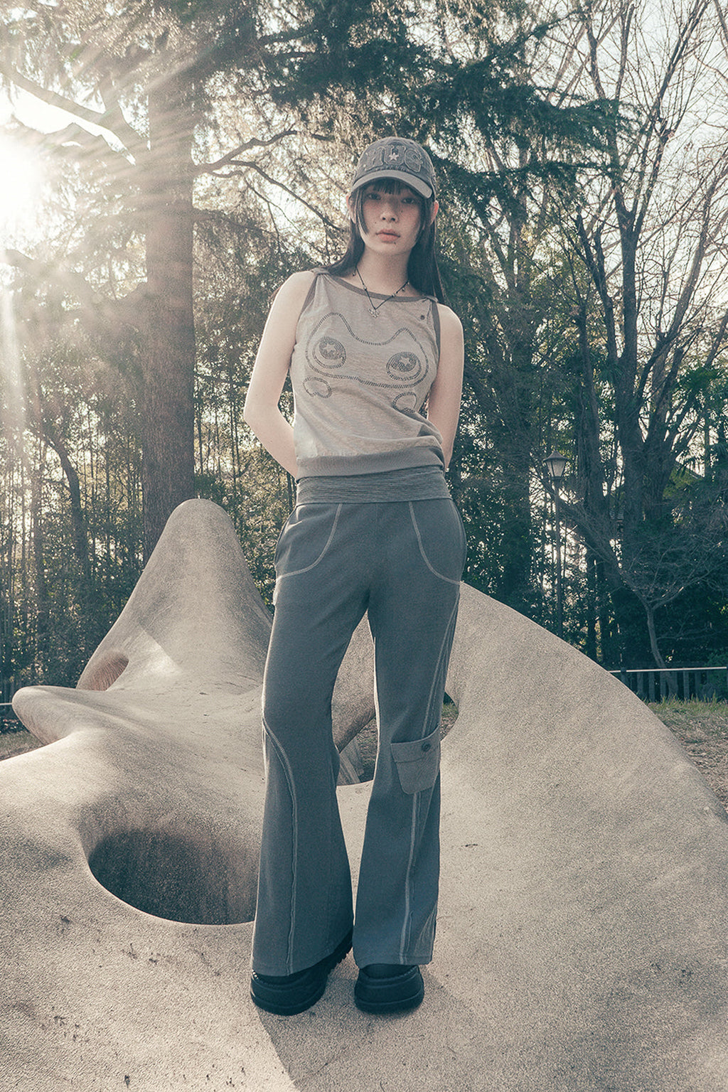 Pigment boots-cut pants (Charcoal)