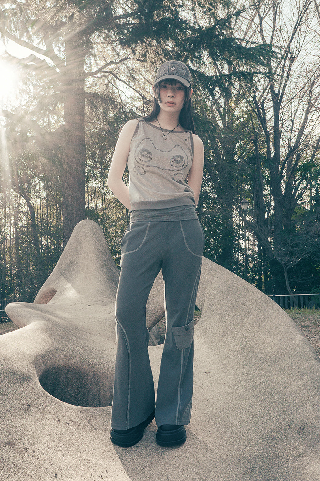 Pigment boots-cut pants (Charcoal)