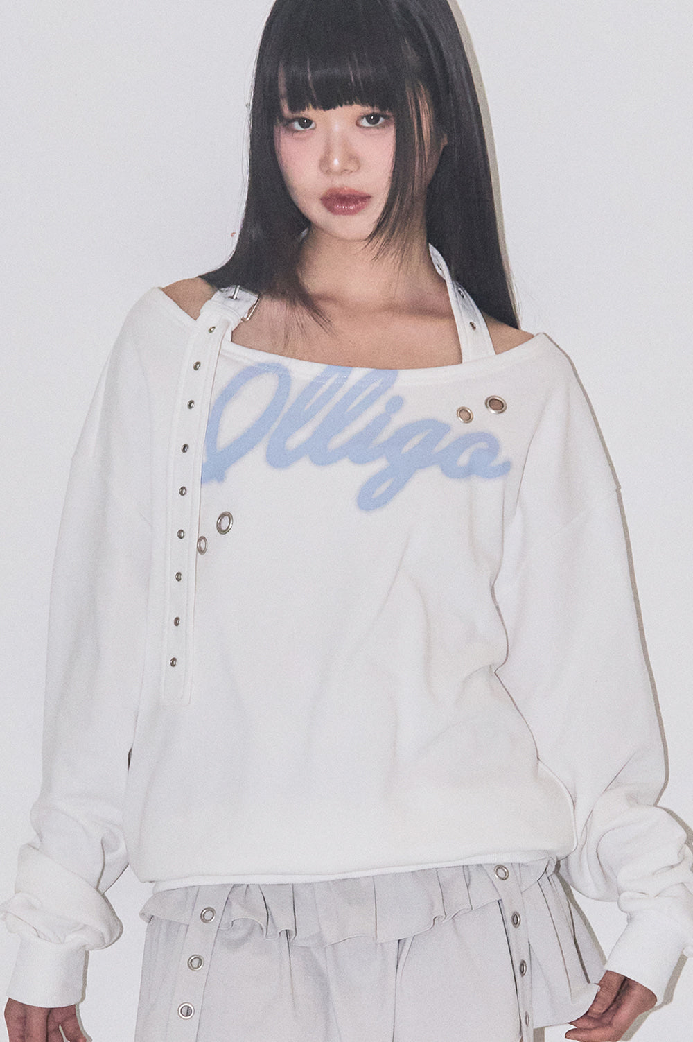 129 Buckle Off-Shoulder Sweatshirt White