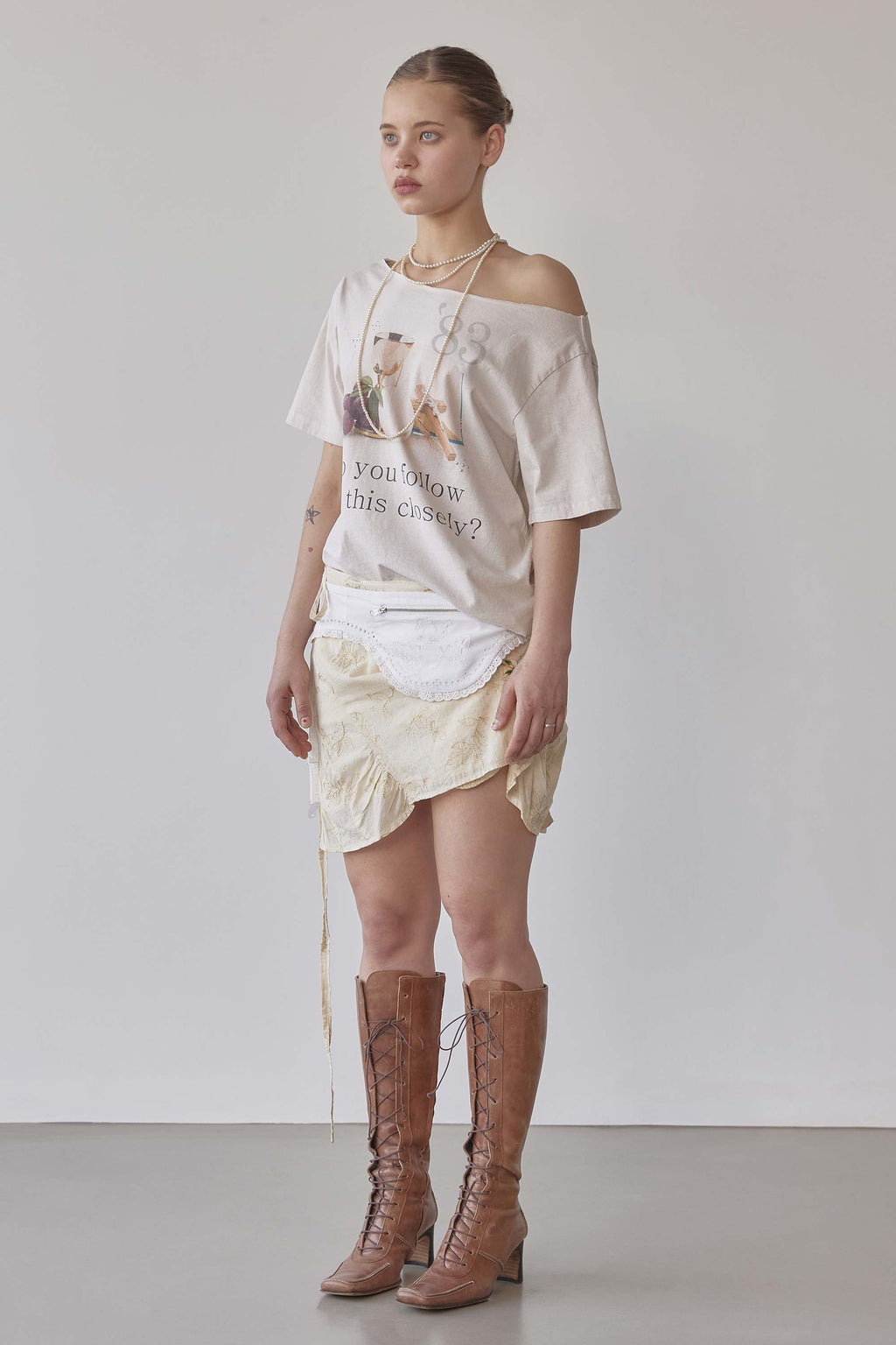 83 Faith Cut Out Tee Dirty White