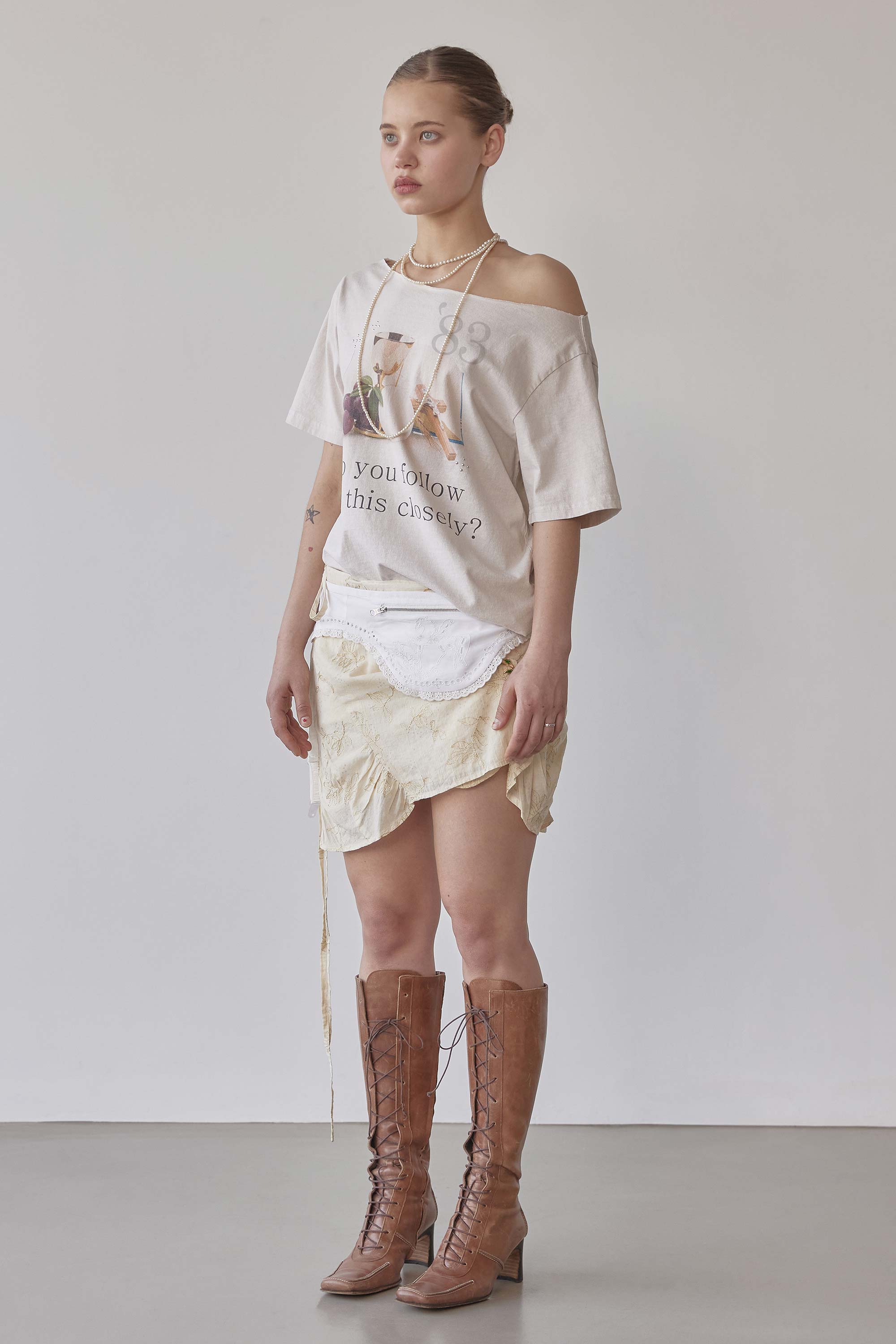 83 Faith Cut Out Tee Dirty White