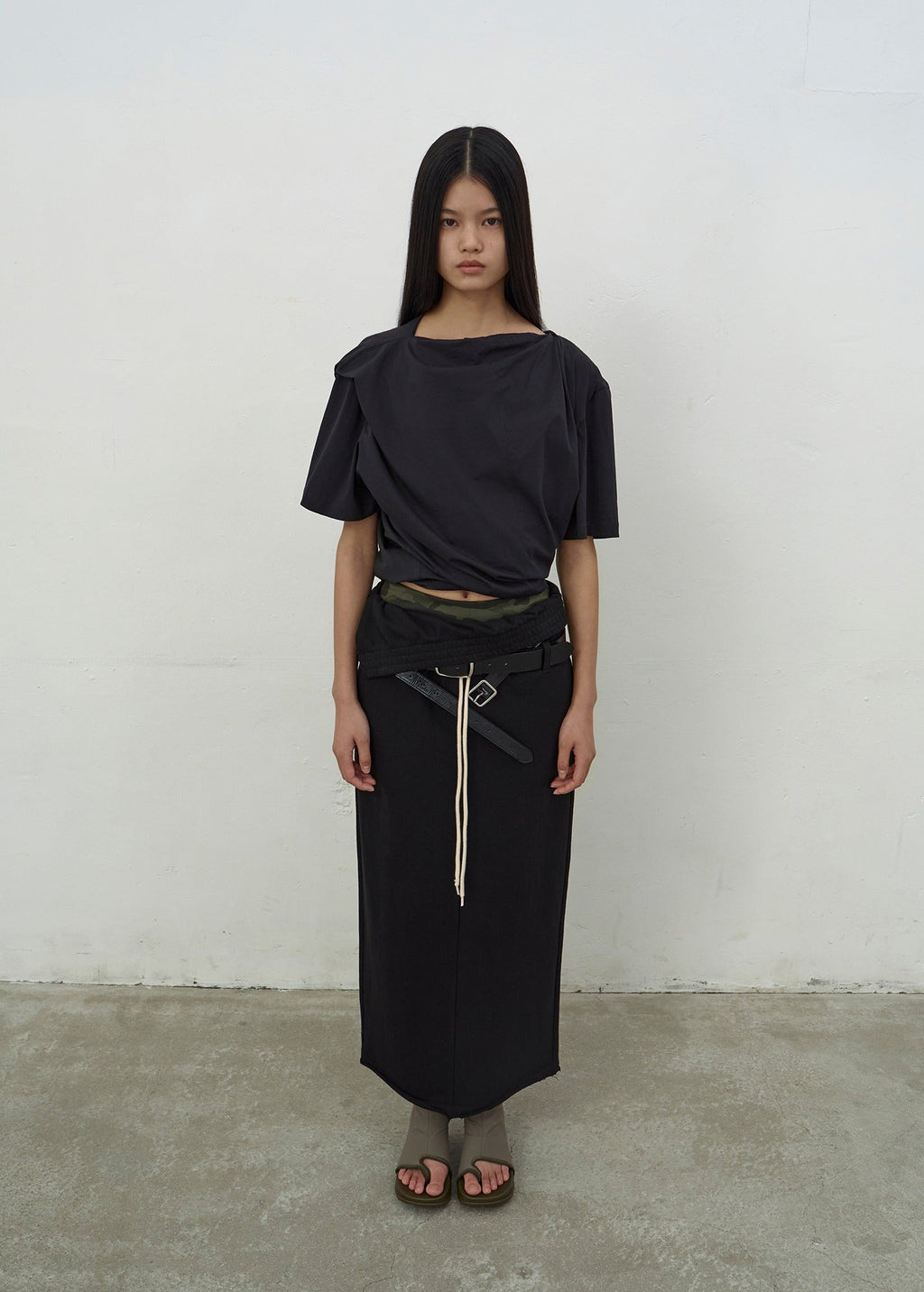 TWISTED CROPPED TOP (BLACK)