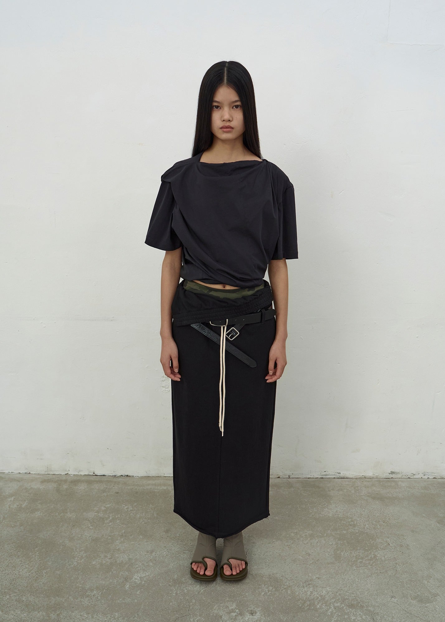 TWISTED CROPPED TOP (BLACK)