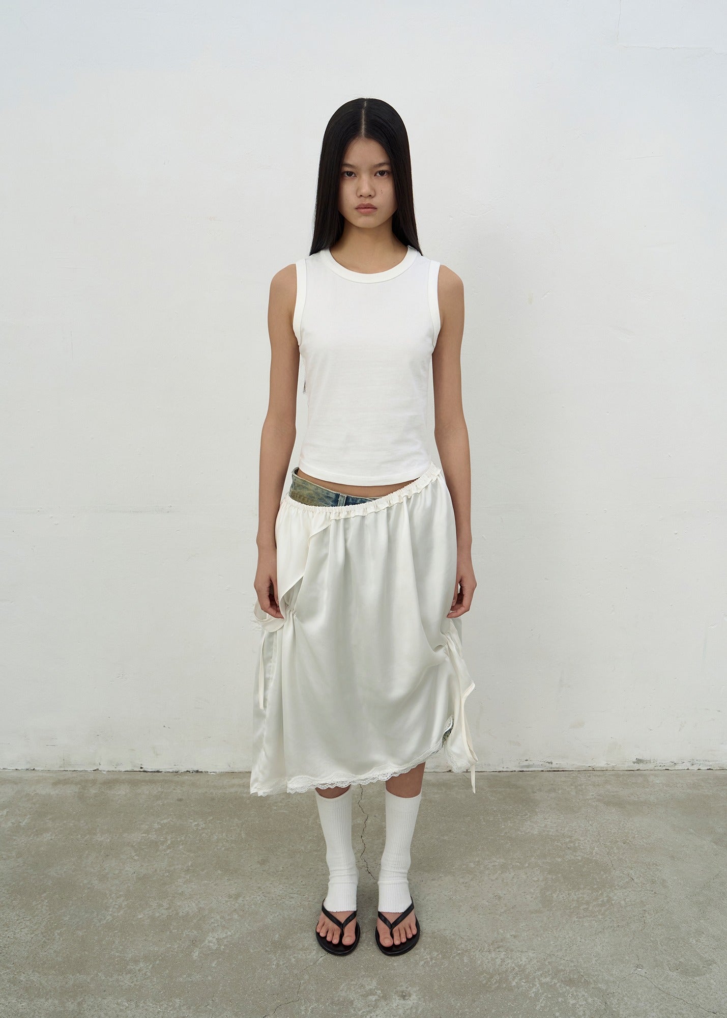 SHIRRING SLEEVELESS DRESS (WHITE)