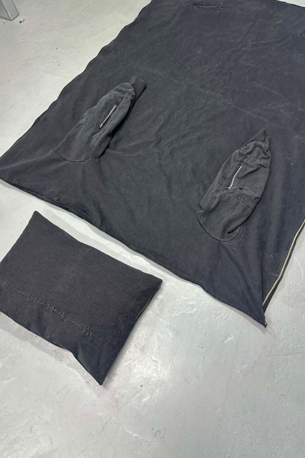 MPa BEDDING COVER (BLACK)