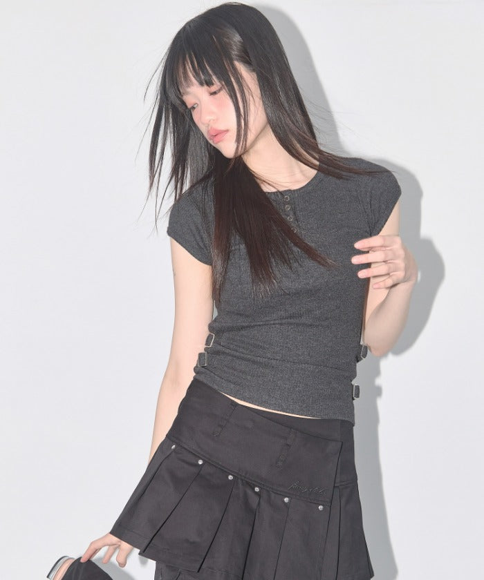 SIDE BUCKLE RIBBED TEE (CHARCOAL)