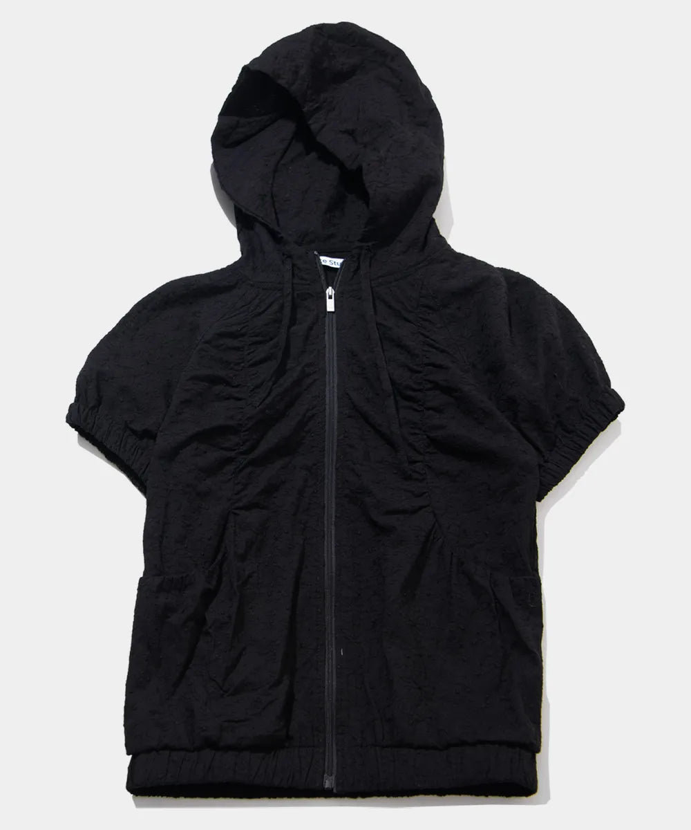 Punching lace hood diagonal pocket shirring short sleeve jacket / Black