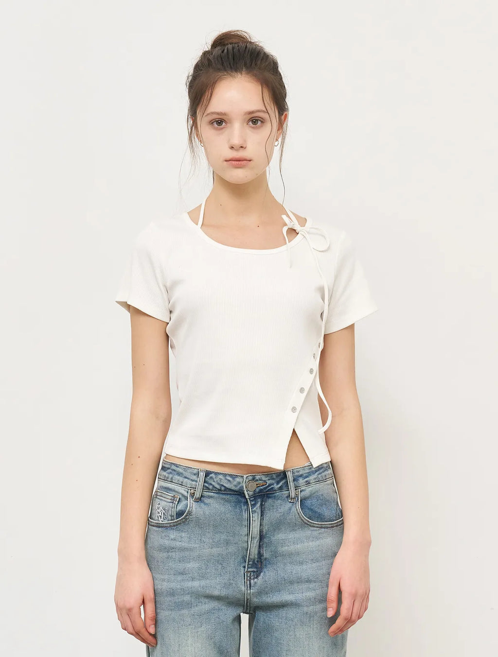 Button slit string short sleeve tee