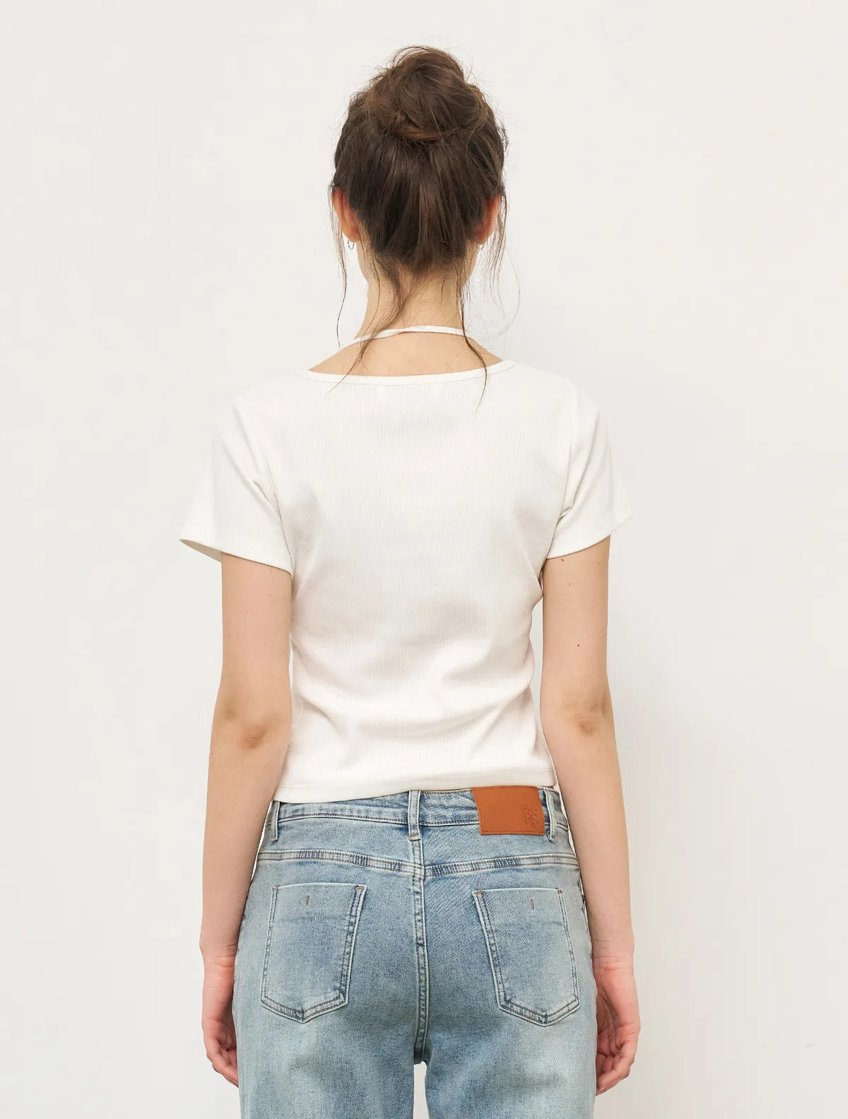 Button slit string short sleeve tee