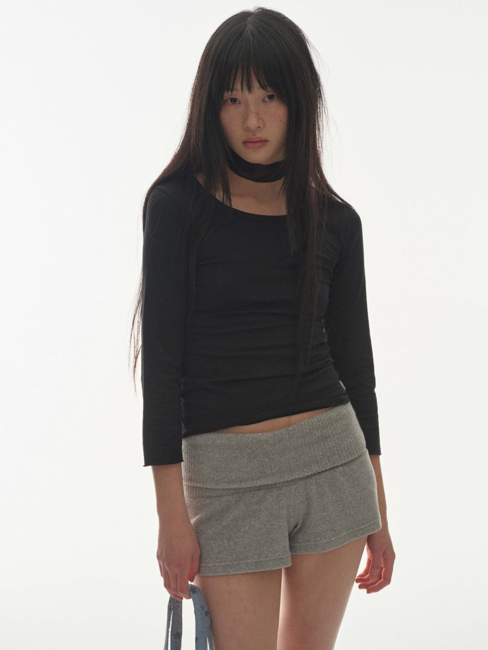 BACK CIRCLE CAPRI SLEEVES BLACK