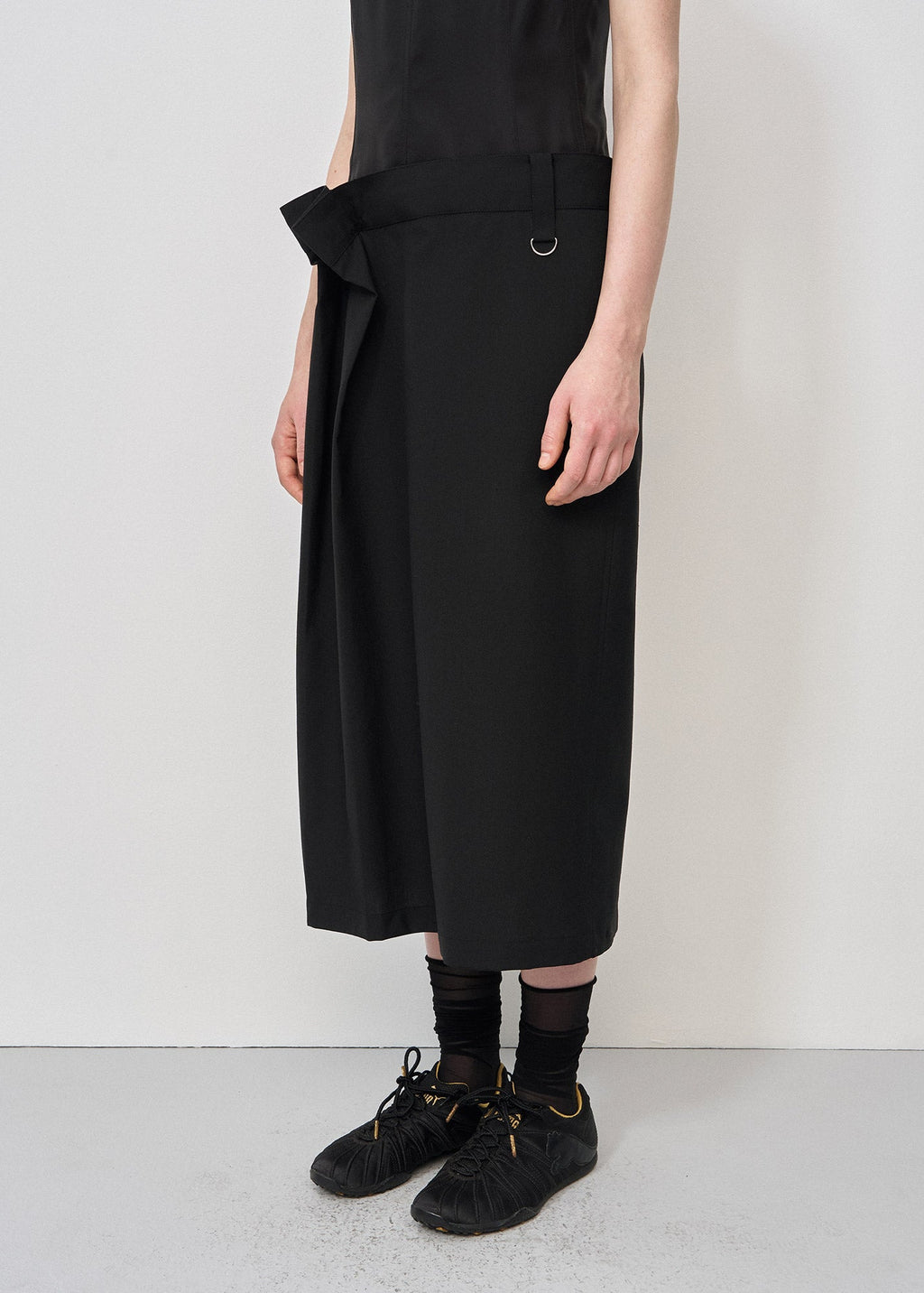 PLEATS DETAIL DRESS (BLACK)