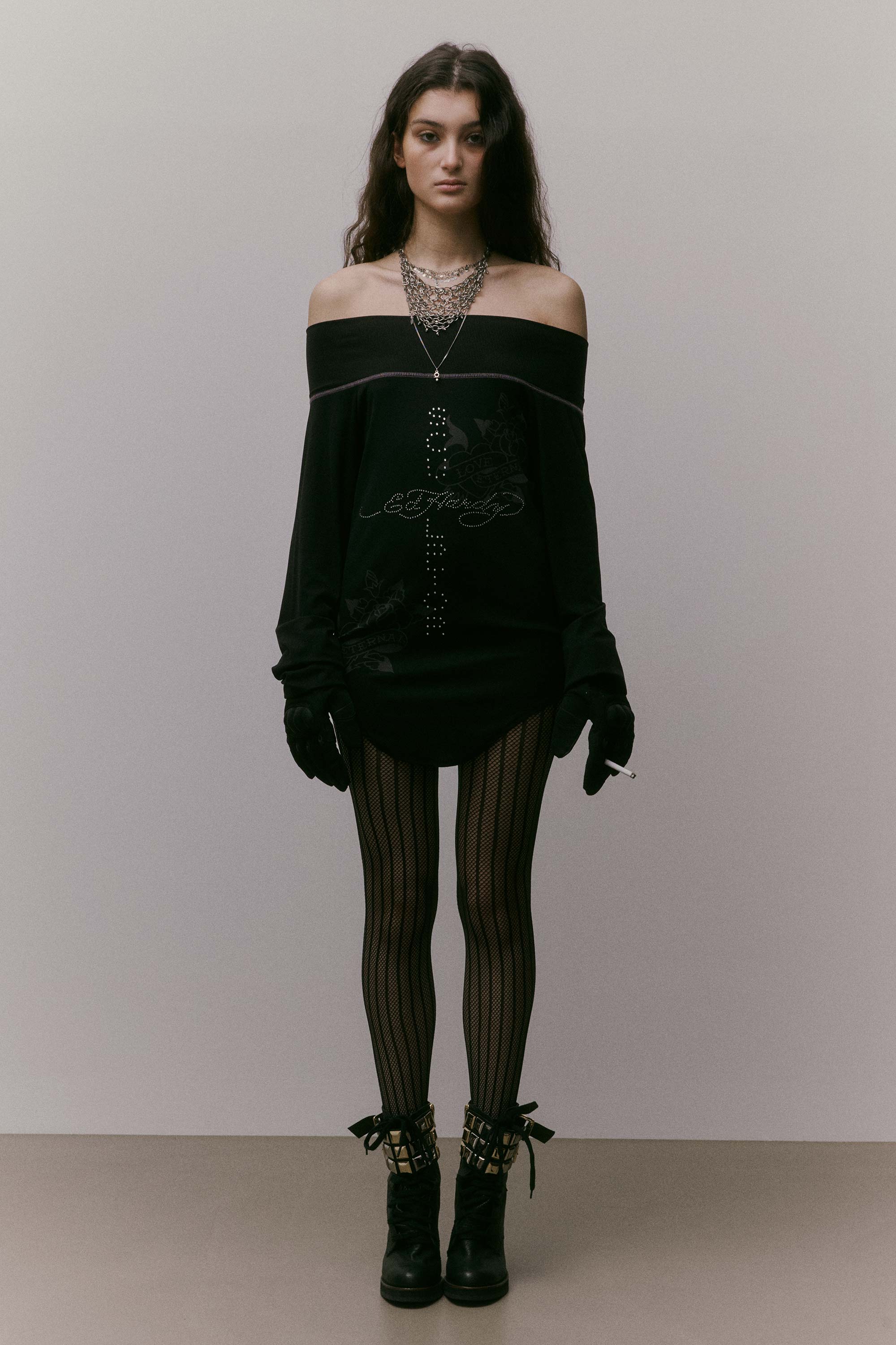 Sculptor X Ed Hardy Raglan Off-Shoulder Tee Black