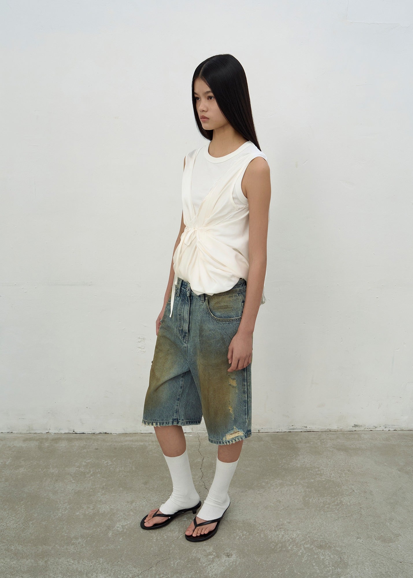 WASHED BLUE DENIM SHORTS (BLUE)