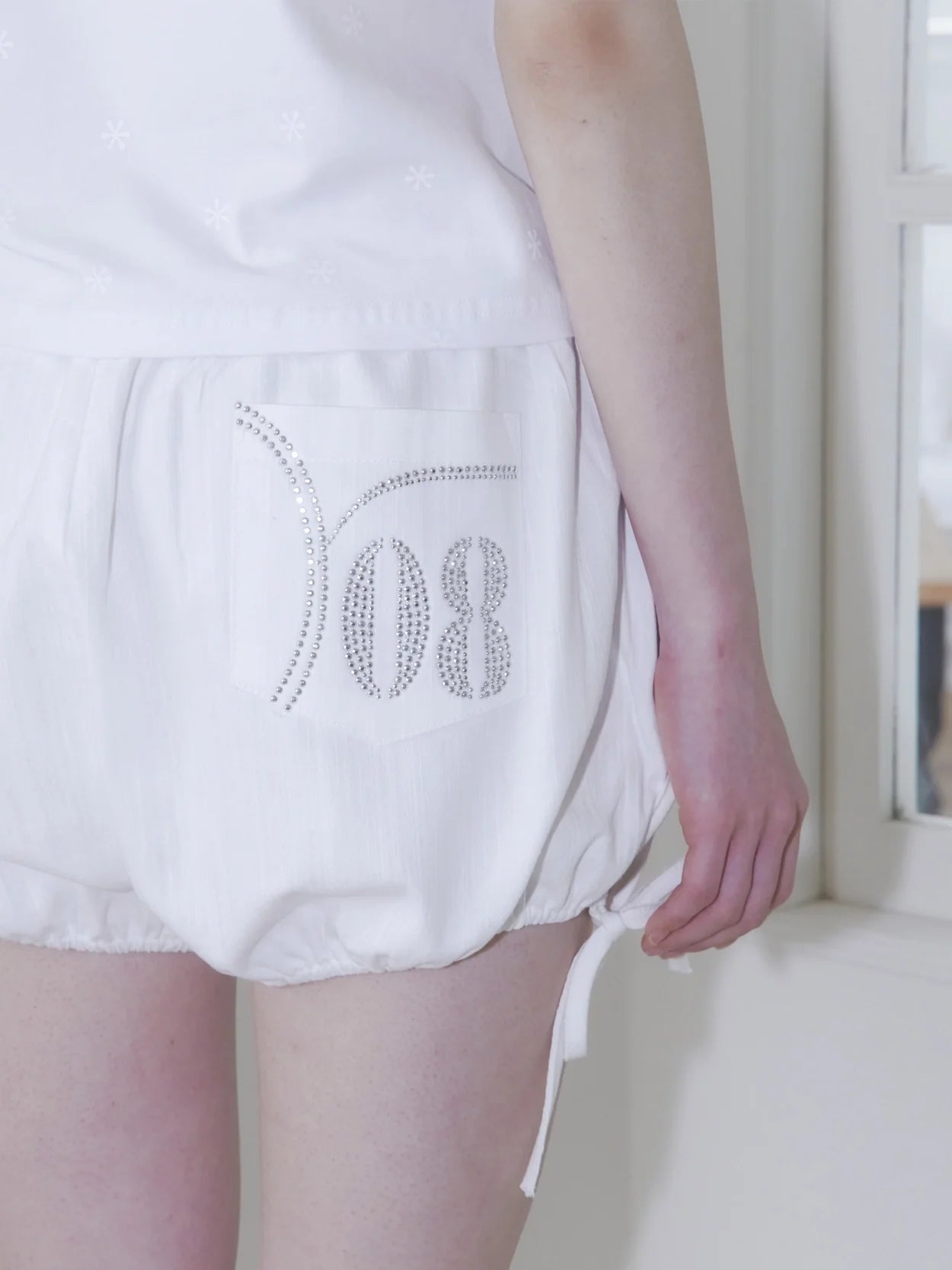 PUMPKIN TWINKLE DENIM SHORTS (WHITE)