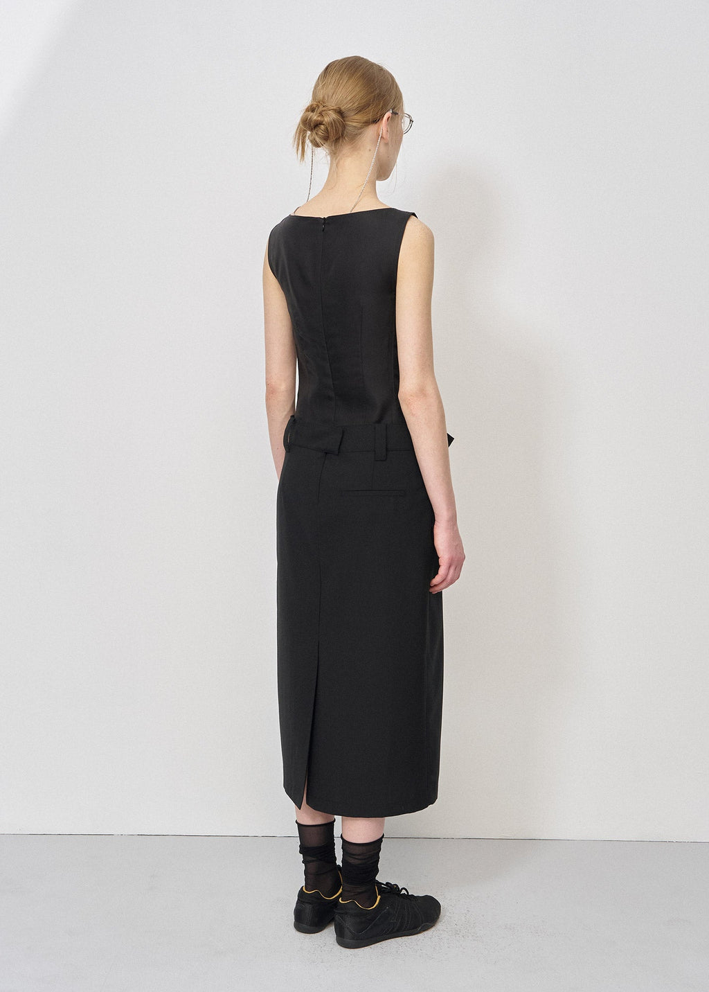 PLEATS DETAIL DRESS (BLACK)