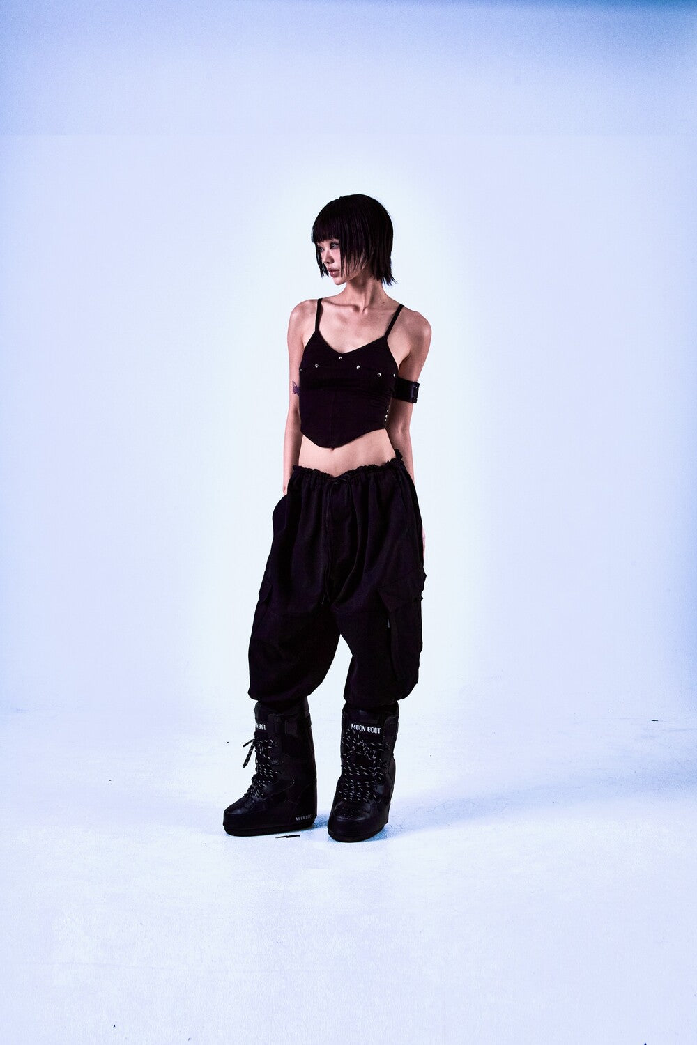 Worn by STAYC Isa 7 STUD SLEEVELESS