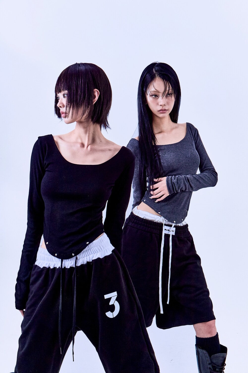 Worn by STAYC Jay 6 STUD CORSET T-SHIRT / 2 COLOR